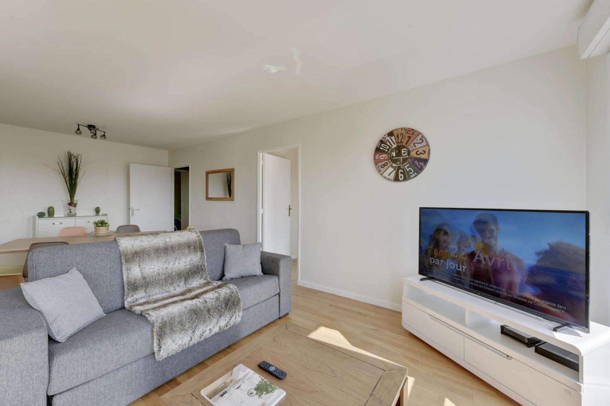 Chic Apartment With Superb View Of The Eiffel Tower Saint-Denis  Exterior photo