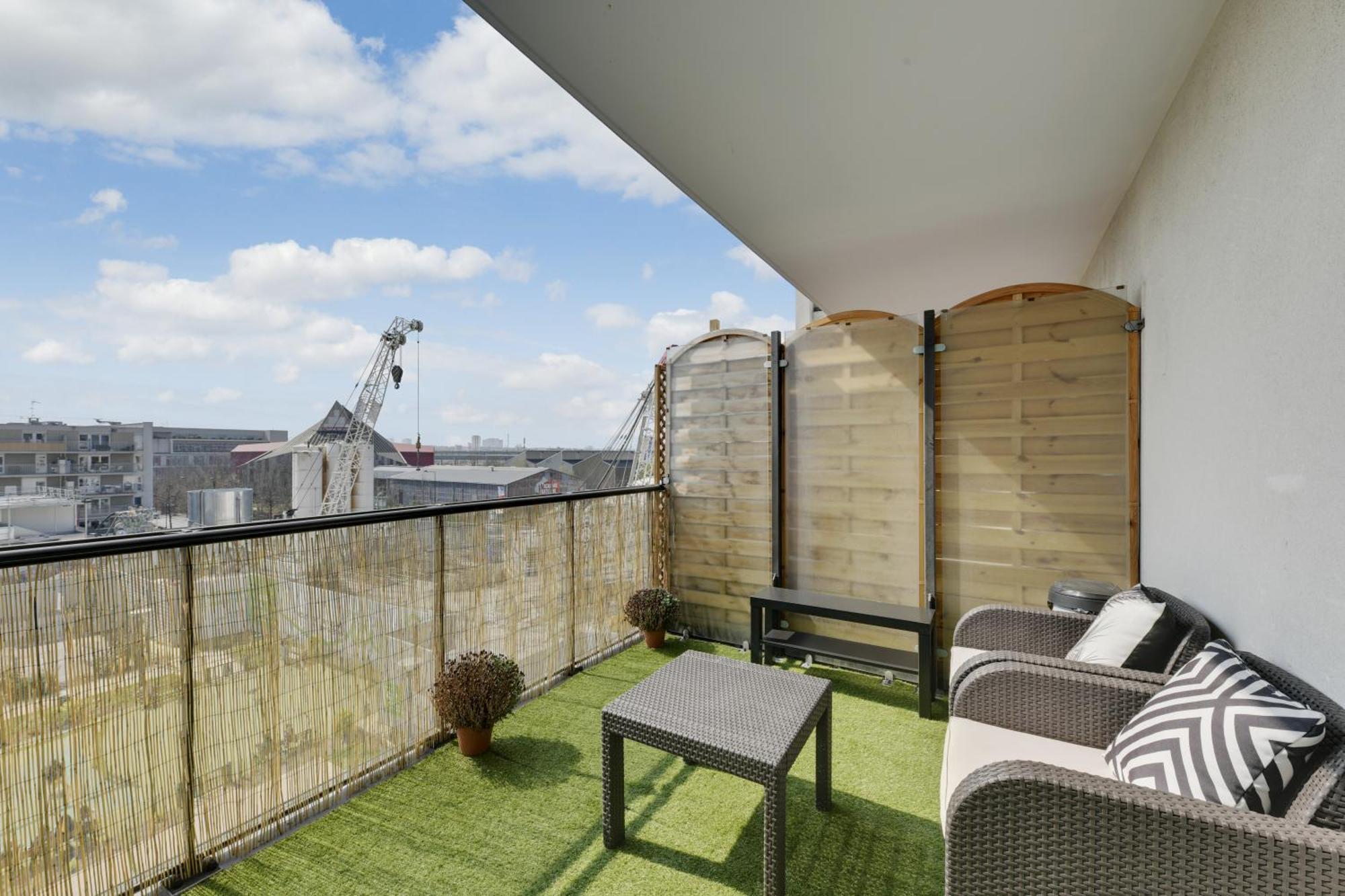 Chic Apartment With Superb View Of The Eiffel Tower Saint-Denis  Exterior photo